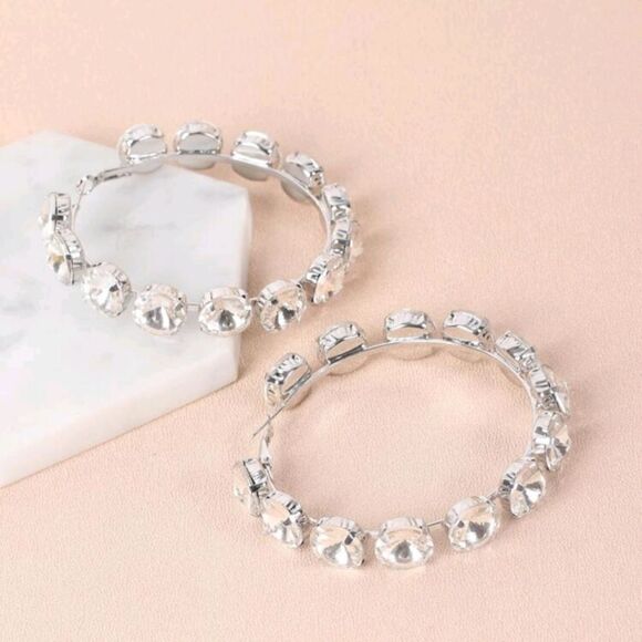 Women's Gorgeous Rhinestone Hoop Earrings NWOT ❤️ 5/$25 Bundled - Picture 5 of 7